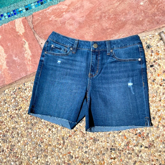 Seven7, 5” Inseam, Weekend Short, Denim, size 4 - Picture 1 of 4